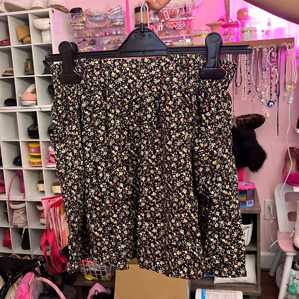 Flower Skirt!! 🖤🩷